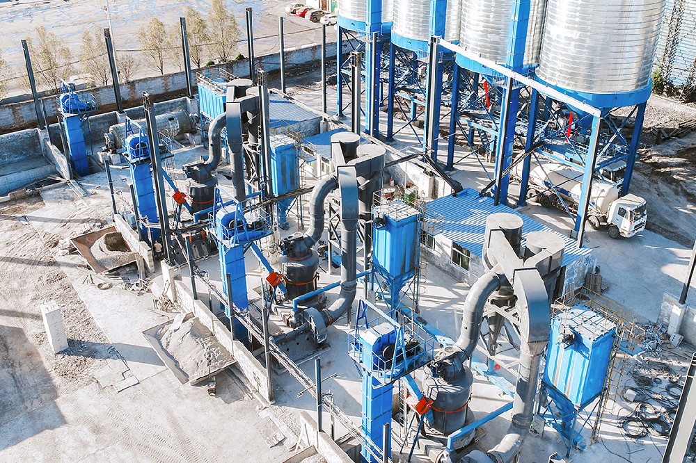 ¿Cómo funciona una planta de molienda Raymond Mill con una capacidad anual de 300 kilotones?